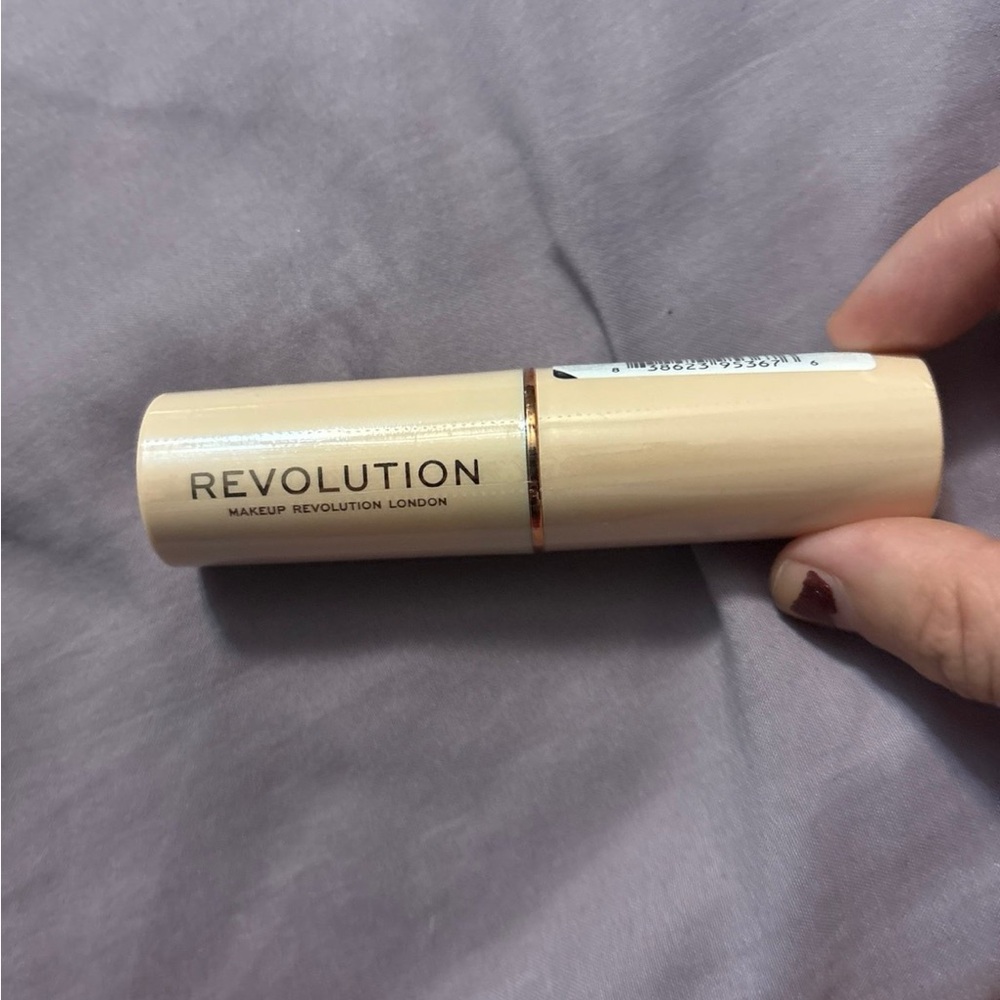 Revolution Natural Finish Concealer